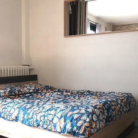 Colombus Grand Studio, Coin Nuit, Terrasse, Wifi, Tv