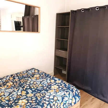 Colombus Grand Studio, Coin Nuit, Terrasse, Wifi, Tv Tours